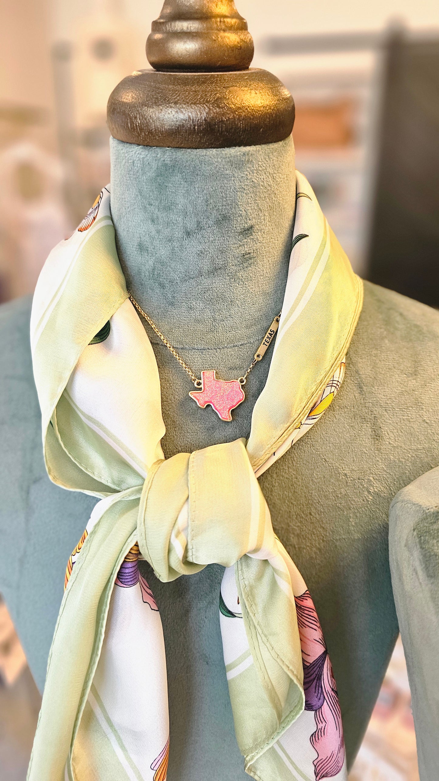 GOLD SHIMMER TEXAS NECKLACE