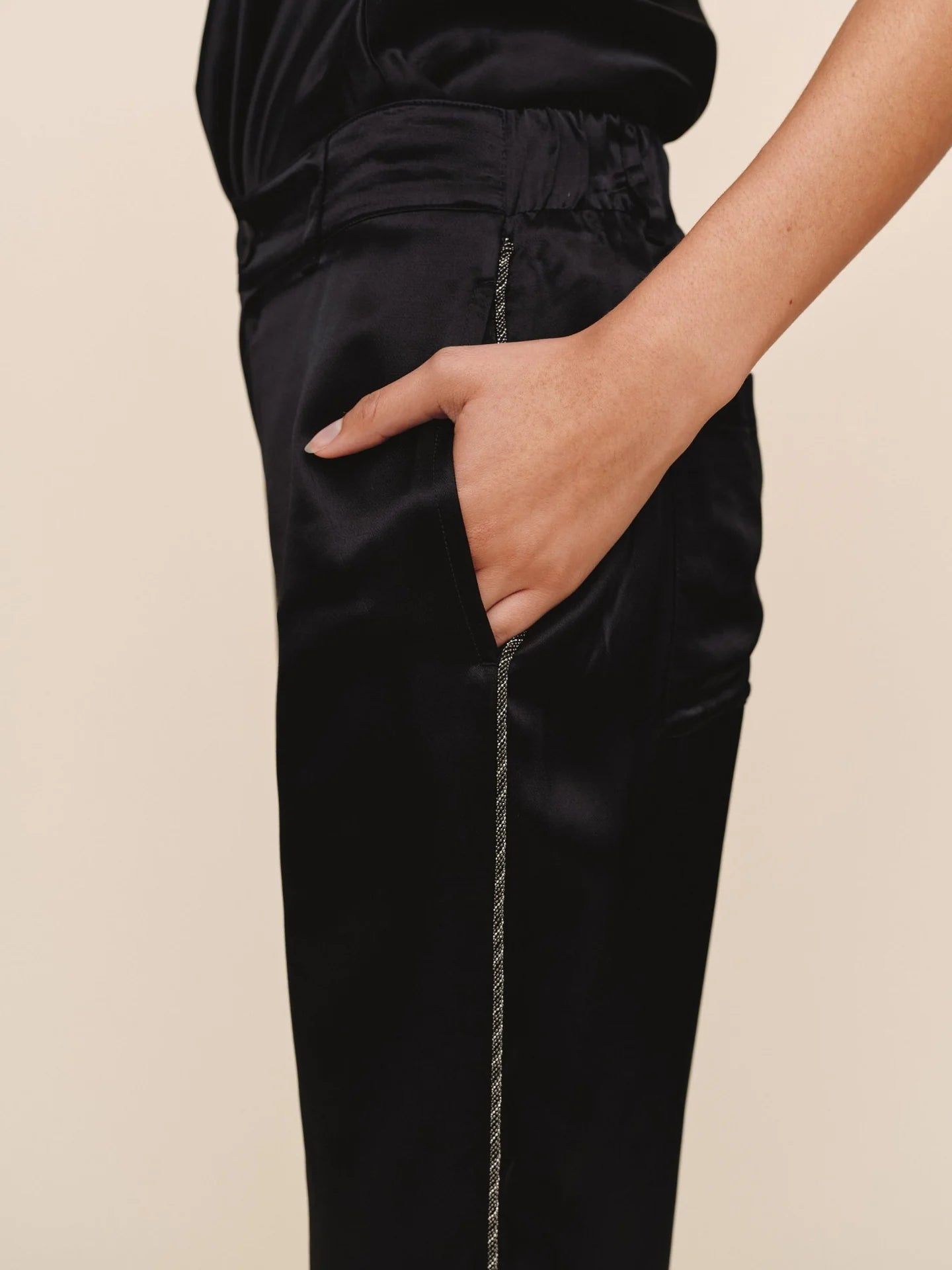 TROUSER WITH BEADED PIPING | BLACK | BELLA DAHL
