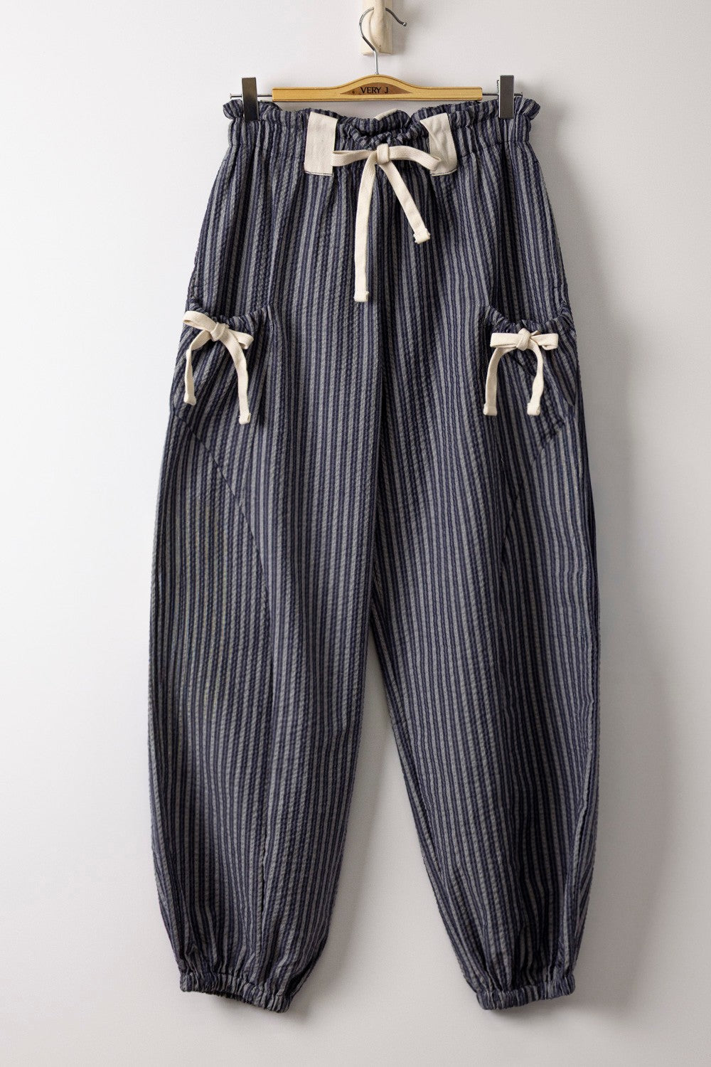BOW DETAIL STRIPE TEXTURED PANTS