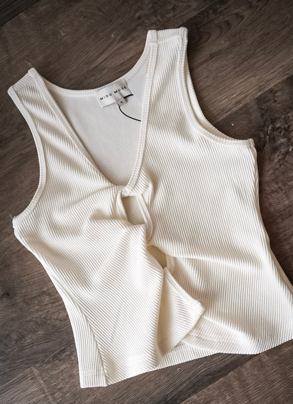 CHELSEA TRIPLE TWIST TANK