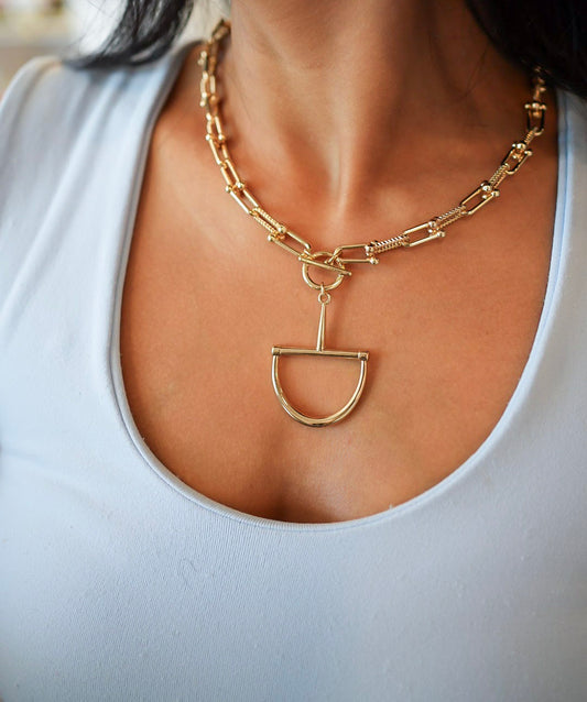 EQUESTRIAN EARRING NECKLACE SET