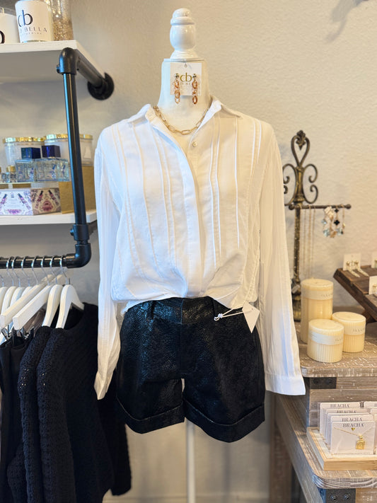BELLA DAHL | PINTUCK HIDDEN PLACKET SHIRT