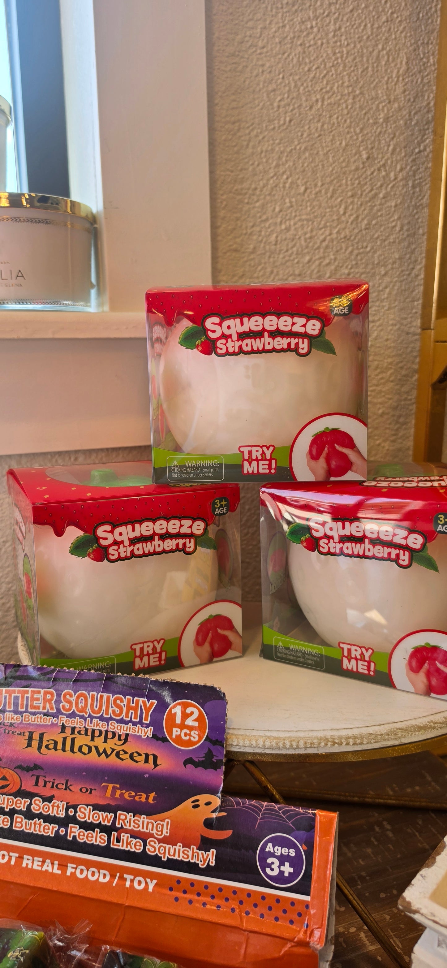 UV COLOR CHANGING STRAWBERRY SQUISHY